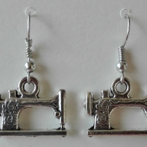 SEW003 - Antique Sewing Machines SEW003 - Antique Sewing Machines