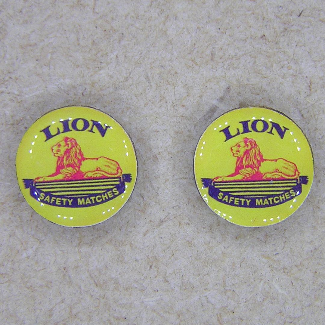 FUNS004-Lion-Matches