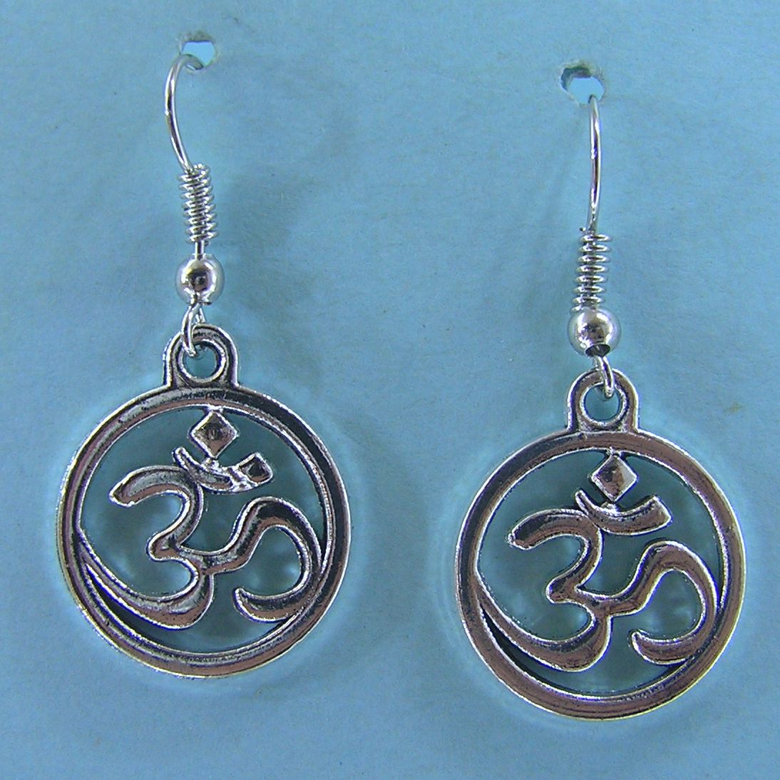 REL014 - Aum in Circle